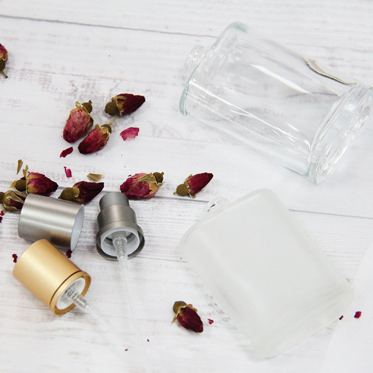 Persoonlijke vierkant parfumfles 30 ml 50 ml 100 ml heldere kleur parfum glasflessen