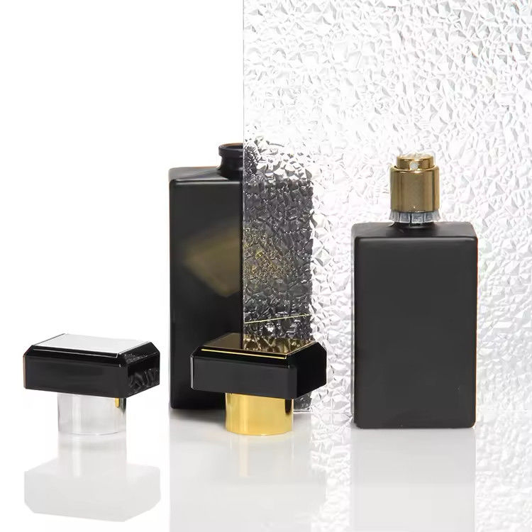 Op maat gemaakte luxe parfumfles Vrouw 30 ml 50 ml 100 ml glas lege hervulbare spuit parfumfles