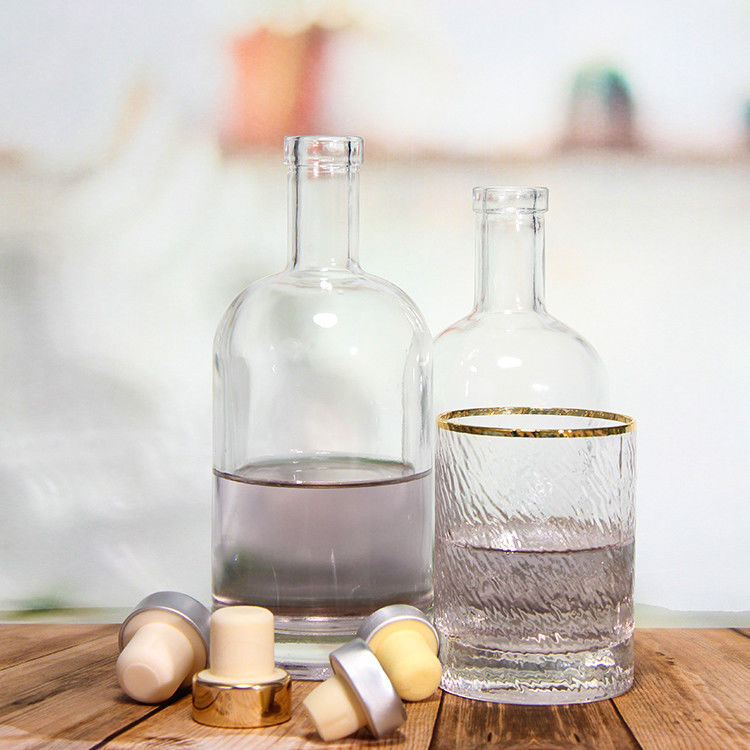 In voorraad 750 ml doorzichtige Whiskey Spirits Glas drank fles met kurk